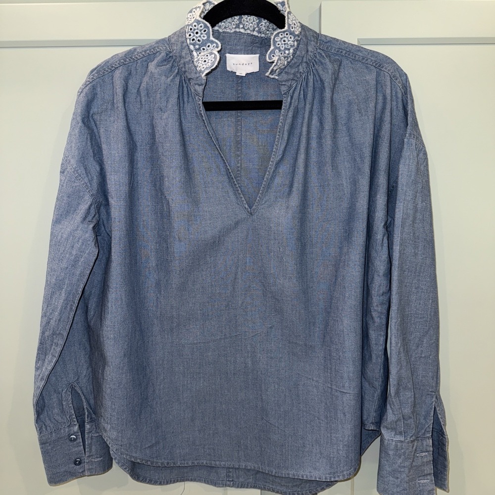 Sundays XS Women's Chambray Popover Blouse N Neck‎ Crochet Ruffle High Neck